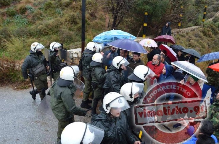 Επεισόδια στην Κω: Συγκρούσεις ΜΑΤ-κατοίκων που διαμαρτύρονται για το hotspot -3 τραυματίες [εικόνες & βίντεο] | iefimerida.gr 5