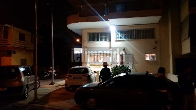 Ληστεία με πυροβολισμούς σε κοσμηματοπωλείο στους Αγ. Αναργύρους | iefimerida.gr 0