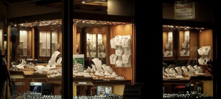 Οι δράστες εξαφανίστηκαν με δύο μηχανές μεγάλου κυβισμού (EUROKINISSI/ΧΡΗΣΤΟΣ ΜΠΟΝΗΣ)
