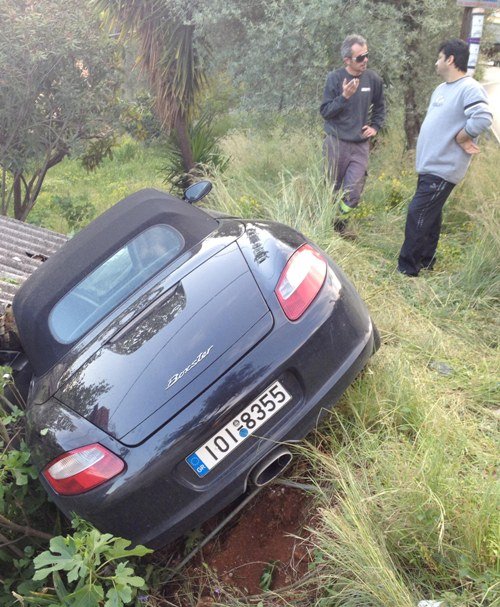 Από αυτό το αυτοκίνητο βγήκε ζωντανός ο Αλέξης Κωστάλας [εικόνες] | iefimerida.gr 2