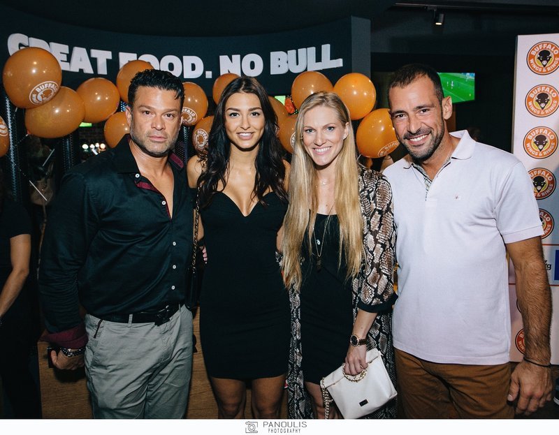 Επίσημα εγκαίνια για το Buffalo Wings & Rings [εικόνες] | iefimerida.gr 5