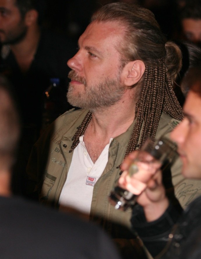 Ο Κώστας Σπυρόπουλος έγινε ...ράστα -Το απίθανο look του ηθοποιού [εικόνες] | iefimerida.gr 1