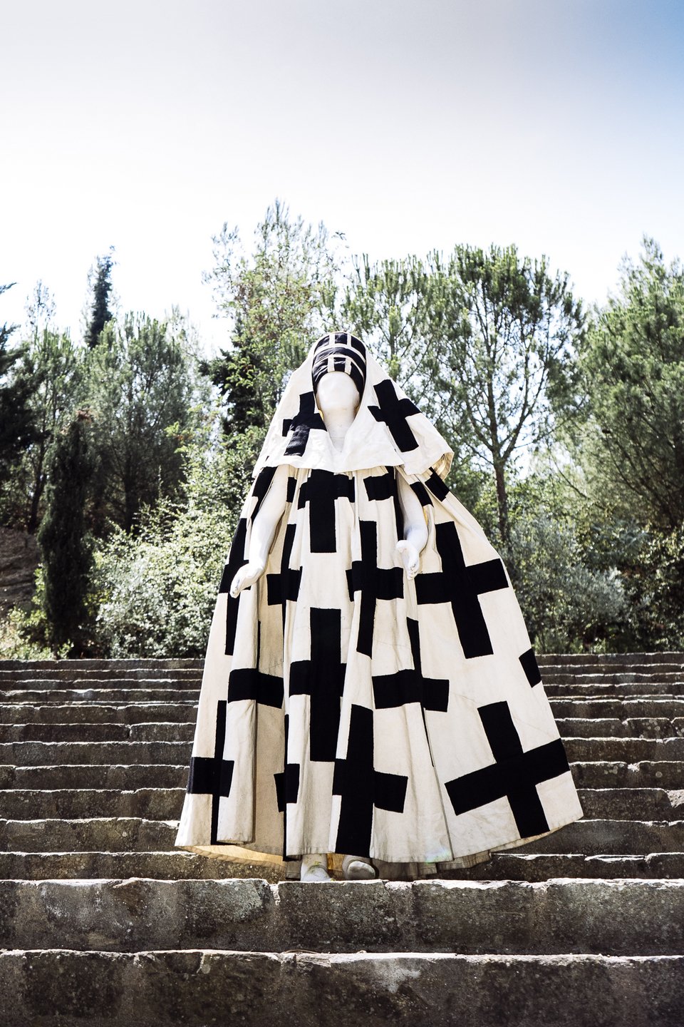 Το Κρατικό Θέατρο εκθέτει εμβληματικά κοστούμια στο Αλατζά Ιμαρέτ [εικόνες]  | iefimerida.gr 1