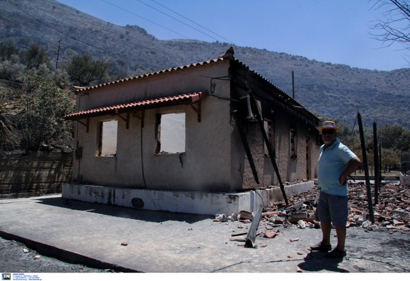 Τρεις μέρες καίει η πυρκαγιά στην ανατολική Μάνη: Δύο μέτωπα σε Κοκκάλα και Παρασυρό [εικόνες] | iefimerida.gr 2