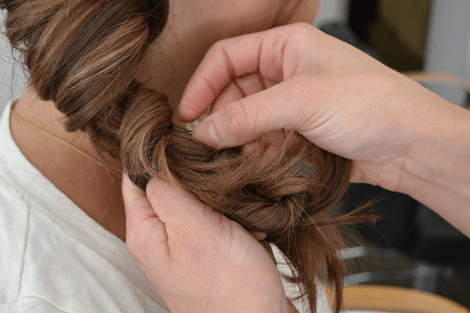 «Αλογοουρά αστακός», η τελευταία τάση στα μαλλιά -Καρέ καρέ πώς να την κάνετε εύκολα και γρήγορα [εικόνες] | iefimerida.gr 6