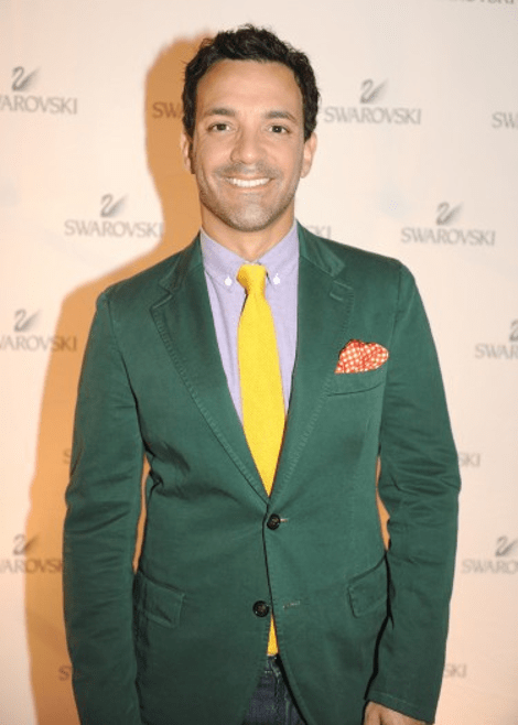 Ο Ελληνας που έχει γίνει ο φόβος και ο τρόμος των σταρ του Χόλιγουντ -Στην εκπομπή του σε αμερικανικό κανάλι σχολιάζει όλες τις εμφανίσεις τους [εικόνες] | iefimerida.gr 1