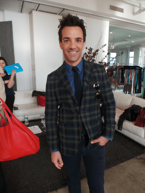 Ο Ελληνας που έχει γίνει ο φόβος και ο τρόμος των σταρ του Χόλιγουντ -Στην εκπομπή του σε αμερικανικό κανάλι σχολιάζει όλες τις εμφανίσεις τους [εικόνες] | iefimerida.gr 6