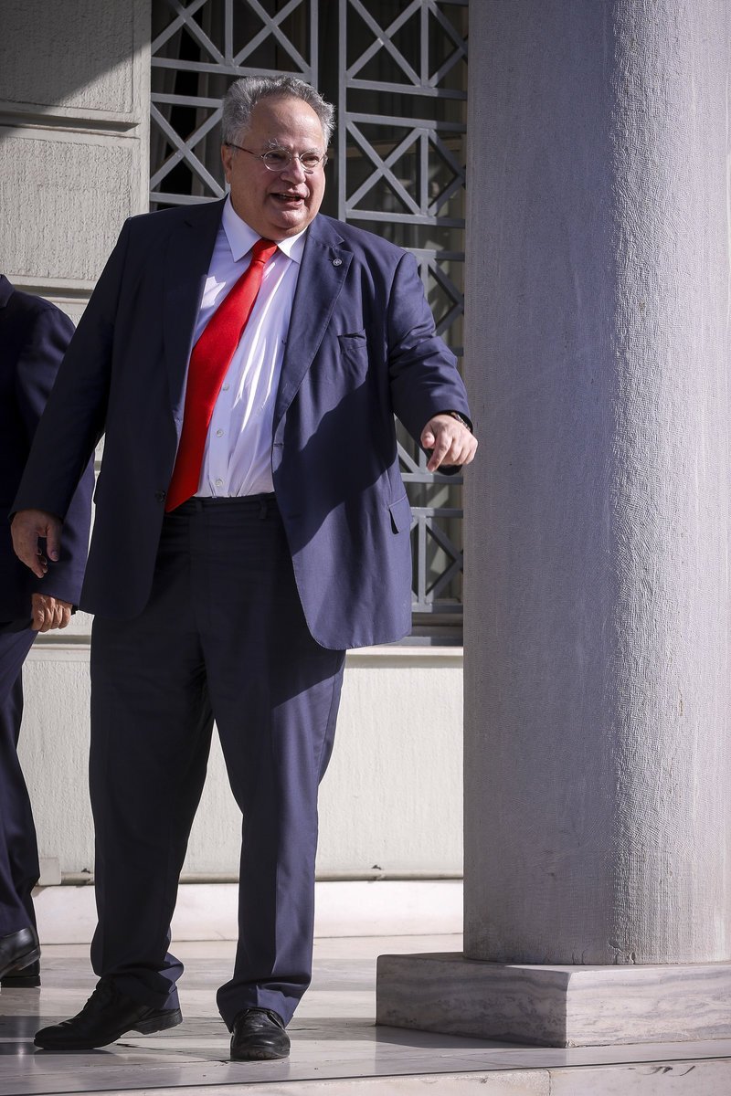 Κοτζιάς πριν από την παράδοση του ΥΠΕΞ: Είμαι ο πιο ευτυχής παραιτηθείς υπουργός Εξωτερικών [εικόνες] | iefimerida.gr 1