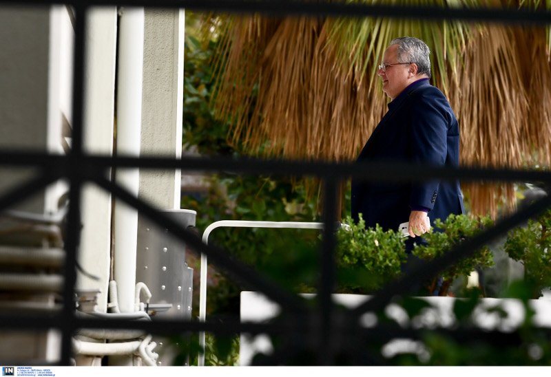 Πιθανότατα ο πρώην υπουργός ήθελε να μαζέψει προσωπικά του πράγματα η να χαιρετήσει πρώην συνεργάτες- φωτογραφία intimenews