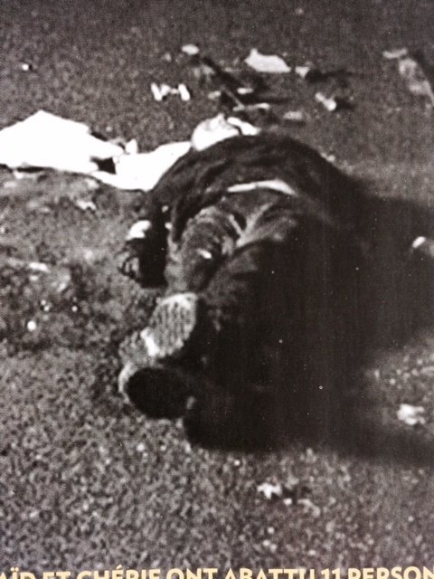 Φωτογραφίες σοκ: Οι αδελφοί Κουασί που αιματοκύλησαν το Charlie Hebdo νεκροί σε μια λίμνη αίματος [εικόνες] | iefimerida.gr 3