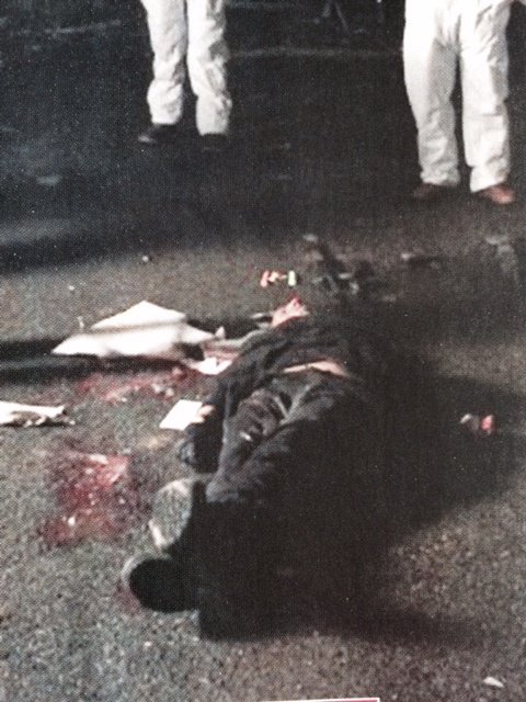 Φωτογραφίες σοκ: Οι αδελφοί Κουασί που αιματοκύλησαν το Charlie Hebdo νεκροί σε μια λίμνη αίματος [εικόνες] | iefimerida.gr 5