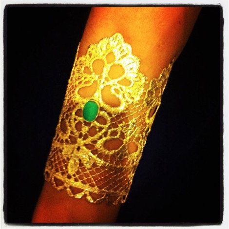 Επιχρυσωμένες δαντέλες βραχιόλια -Η Ελληνίδα σχεδιάστρια που κρύβεται πίσω από τα εμπνευσμένα κοσμήματα που ξετρελαίνουν τις γυναίκες [εικόνες] | iefimerida.gr 3