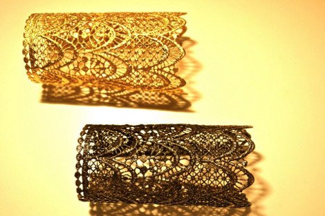 Επιχρυσωμένες δαντέλες βραχιόλια -Η Ελληνίδα σχεδιάστρια που κρύβεται πίσω από τα εμπνευσμένα κοσμήματα που ξετρελαίνουν τις γυναίκες [εικόνες] | iefimerida.gr 8