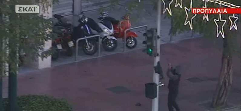 Κουκουλοφόροι διέλυσαν τα πάντα το πρωί της Τετάρτης στο κέντρο της Αθήνας [εικόνες & βίντεο] | iefimerida.gr 19