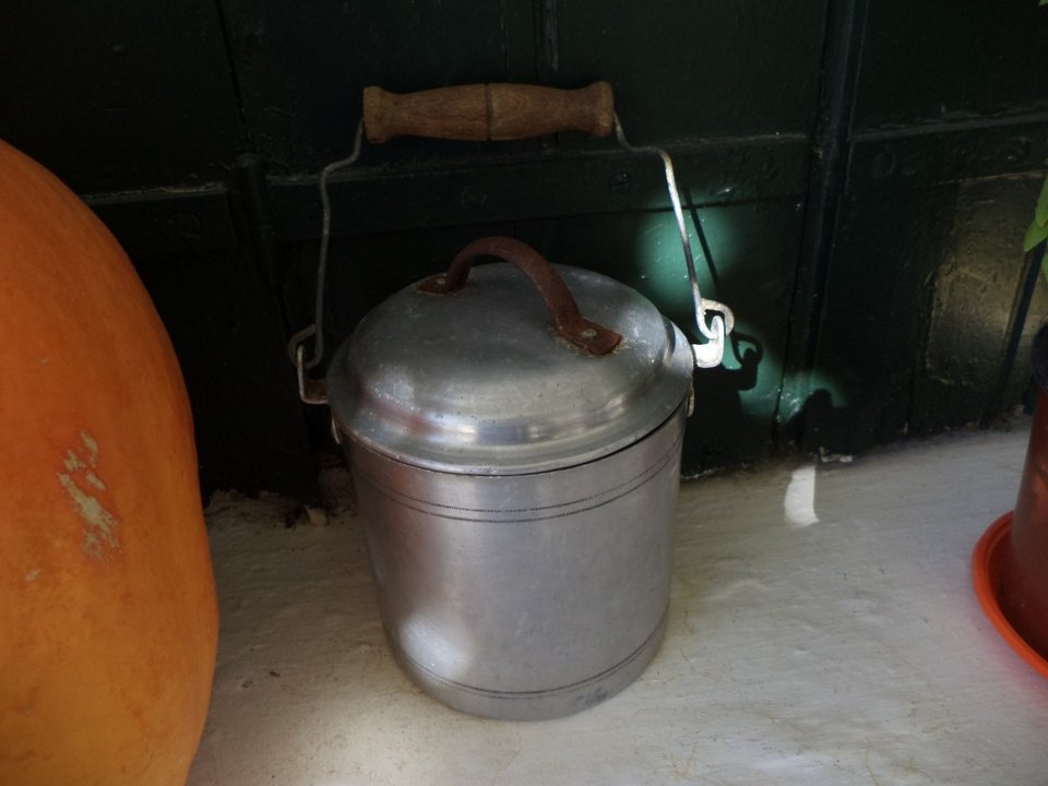 Κουνέτο: Το πρώτο ελληνικό «τάπερ» της δεκαετίας του '50 που έπαιρναν τα παιδιά στο σχολείο [εικόνες]  | iefimerida.gr 0