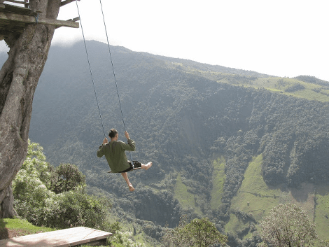 Παιχνίδι θανάτου: Η κούνια που βρίσκεται στο τέλος του κόσμου, στο χείλος ενός γκρεμού -Οποιος ανεβαίνει αιωρείται πάνω από την άβυσσο [εικόνες] | iefimerida.gr 9