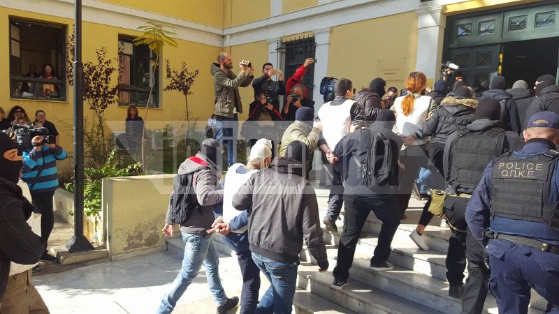 Στον εισαγγελέα οι 9 Κούρδοι -Τι ψάχνει η Αντιτρομοκρατική [βίντεο] | iefimerida.gr 2