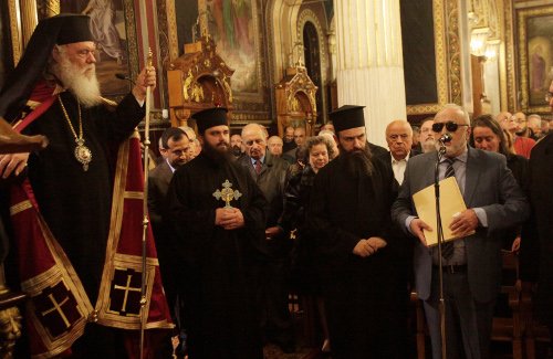 Ο Κουρουμπλής σε ρόλο ψάλτη -Στην ακολουθία των Χαιρετισμών [βίντεο] | iefimerida.gr 1