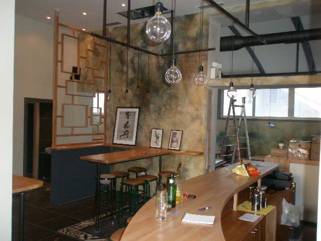 Θείο Τραγί: Σε αυτό το συνεταιριστικό μπιστρό των Πετραλώνων θα φάτε το πιο πανκ λαβράκι σε ζύμη αλατιού [εικόνες]  | iefimerida.gr 0