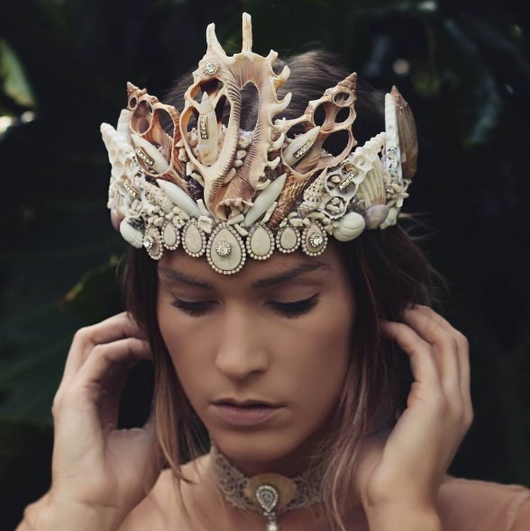 Φορέστε κοχύλια στα μαλλιά - Τα mermaid crowns είναι «ΤΟ» νέο αξεσουάρ [εικόνες] | iefimerida.gr 1