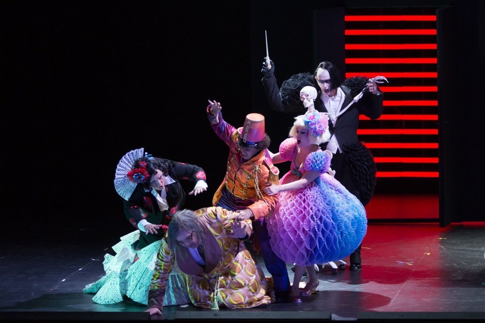 Ψηφιακός και ανατρεπτικός «Κουρέας της Σεβίλλης» στη Λυρική  [εικόνες]  | iefimerida.gr 0