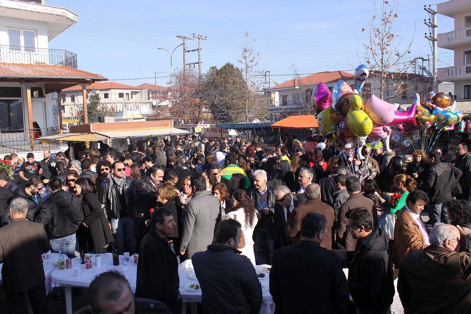 Στήθηκαν τα καζάνια στη Δράμα -Αναβιώνει το έθιμο του Κουρμπανιού για τον Αγιο Αθανάσιο [εικόνες] | iefimerida.gr 3