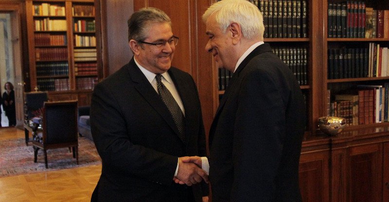 Ο Κουτσούμπας έβαλε γραβάτα για να πάει στον Παυλόπουλο [εικόνες] | iefimerida.gr 1