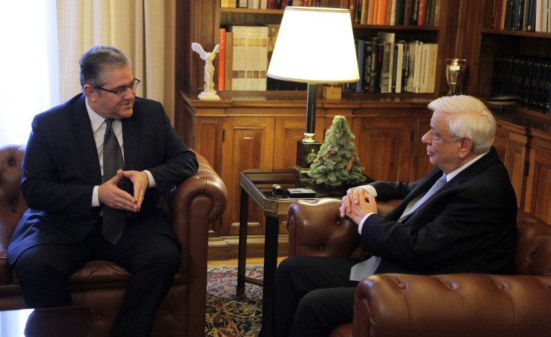 Ο Κουτσούμπας έβαλε γραβάτα για να πάει στον Παυλόπουλο [εικόνες] | iefimerida.gr 0