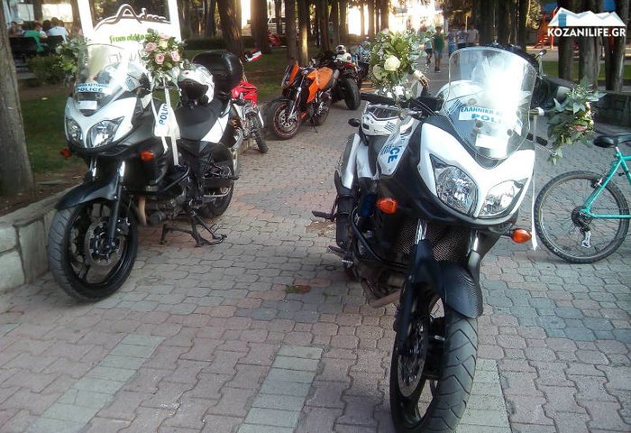 Κοζάνη: Θεαματική είσοδο νύφης στην εκκλησία- Με μοτοσικλέτες της ομάδας ΔΙΑΣ [εικόνες & βίντεο] | iefimerida.gr 0