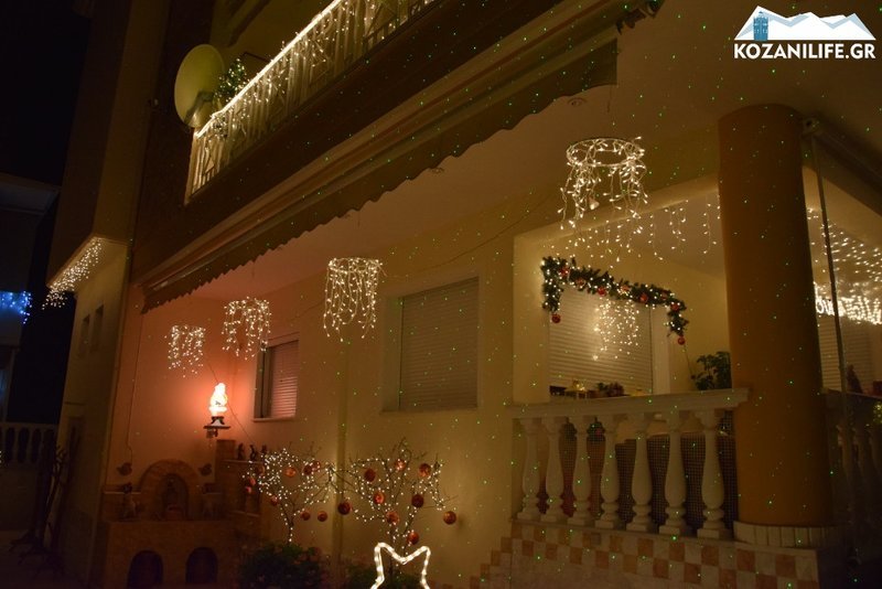 Η πολυκατοικία με τα περισσότερα χριστουγεννιάτικα φωτάκια βρίσκεται στην Κοζάνη -Στολισμός υπερπαραγωγή [εικόνες & βίντεο] | iefimerida.gr 4