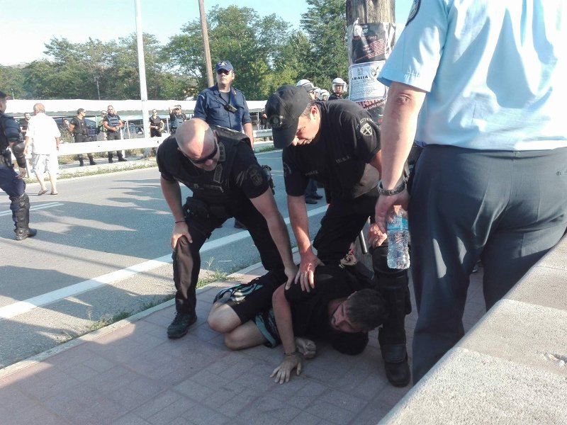 Κοζάνη: Επεισόδια μεταξύ συνδικαλιστών και ΜΑΤ πριν από την ομιλία Τσίπρα | iefimerida.gr 1