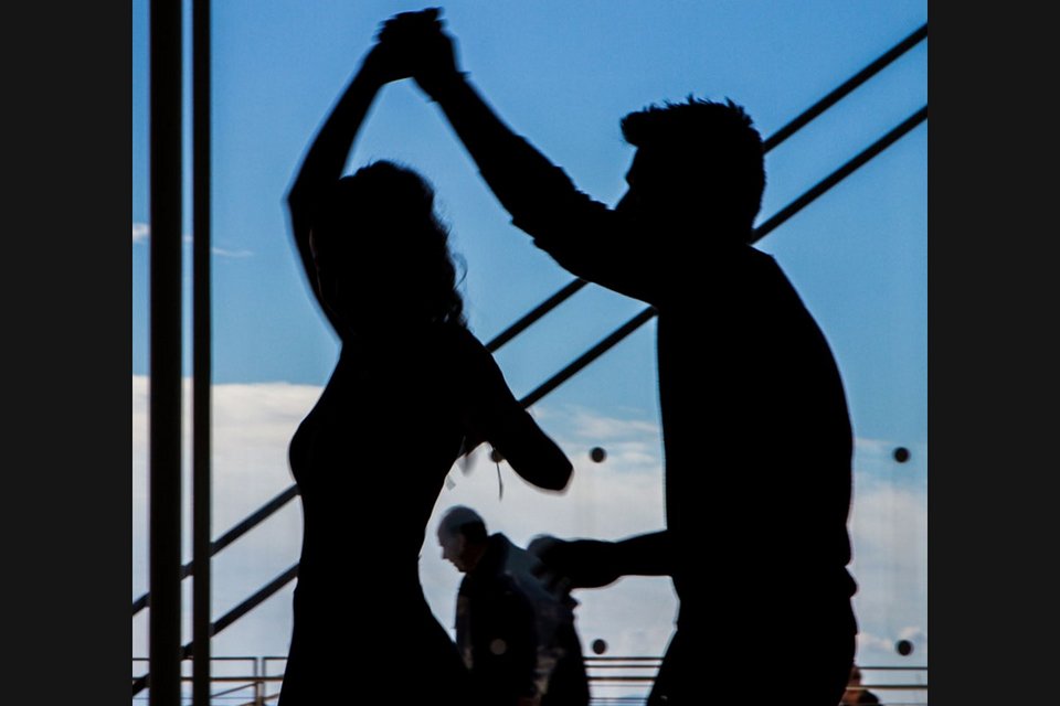 Salsa, παραδοσιακοί και ballroom χοροί στο Κέντρο Πολιτισμού Ιδρυμα Νιάρχος [πρόγραμμα]  | iefimerida.gr 0