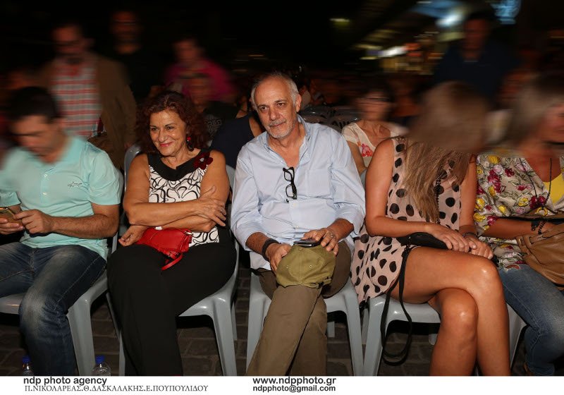 Δείτε φωτογραφίες από την πρωτοποριακή συναυλία του Σταμάτη Κραουνάκη στη Λαχαναγορά του Ρέντη [εικόνες] | iefimerida.gr 1