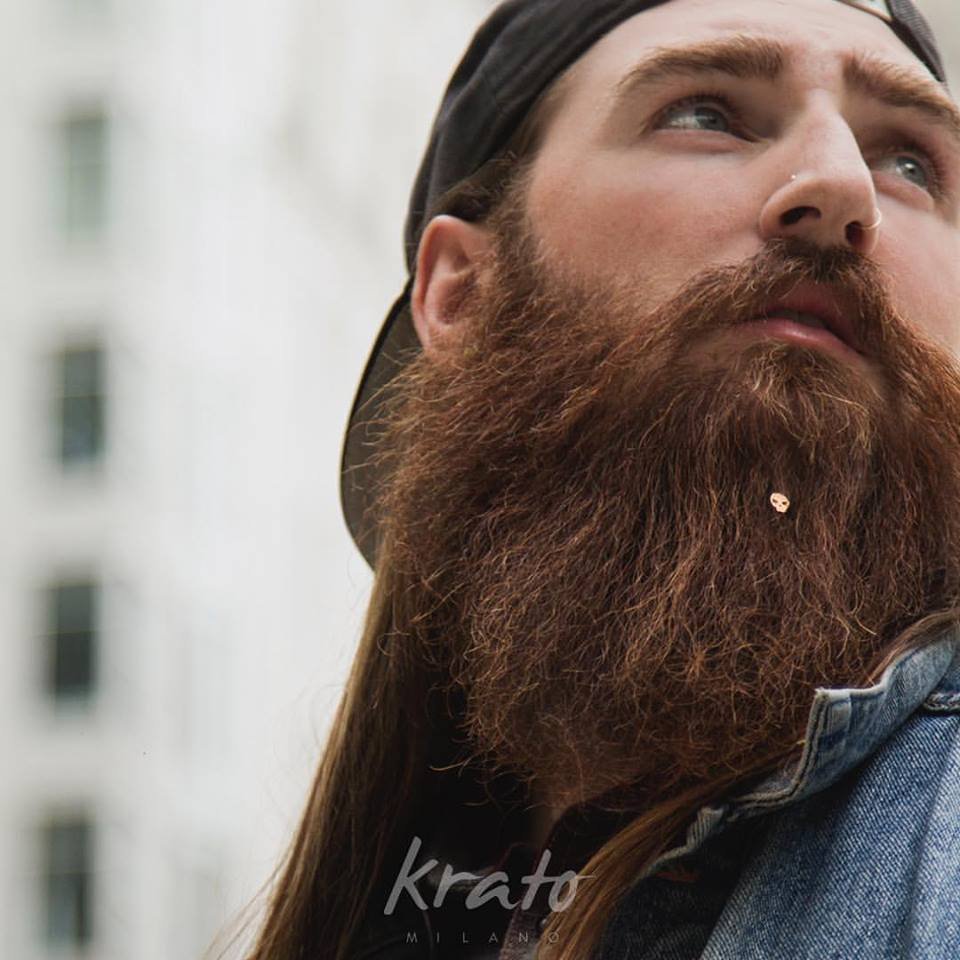 Τώρα και κοσμήματα για... μούσια -Η νέα μόδα [εικόνες] | iefimerida.gr 0