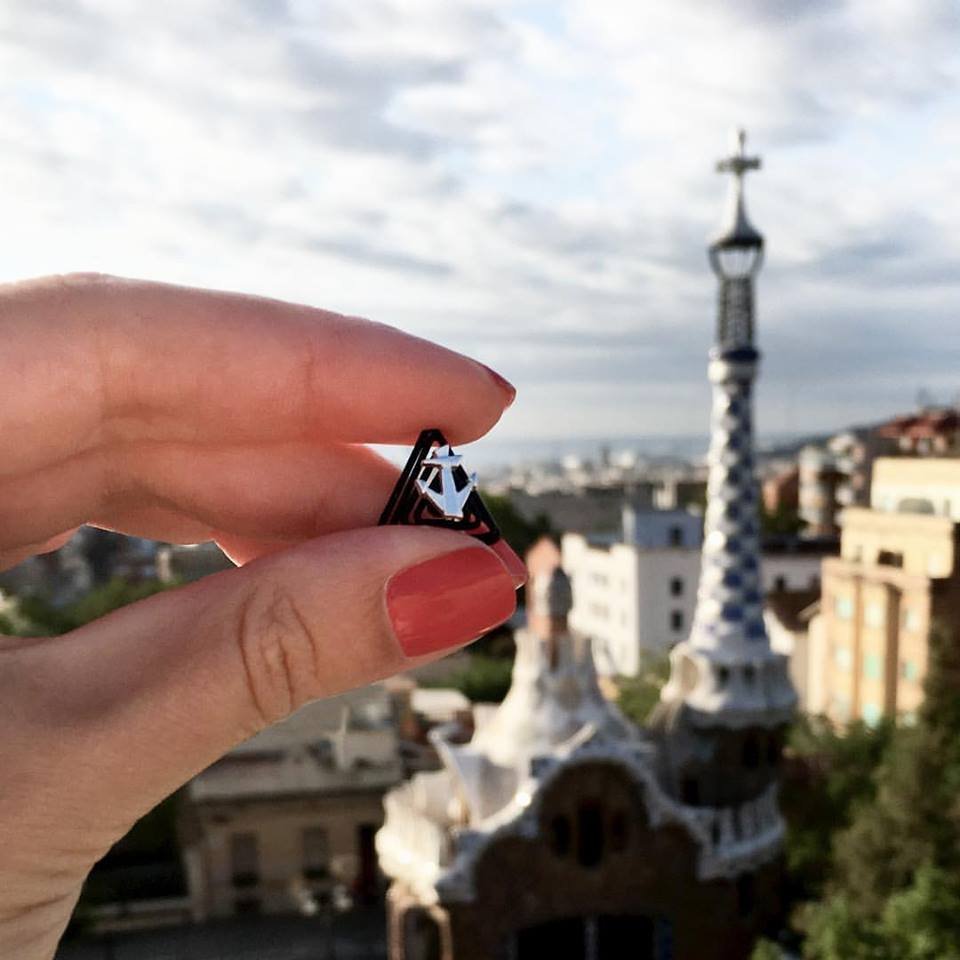 Τώρα και κοσμήματα για... μούσια -Η νέα μόδα [εικόνες] | iefimerida.gr 1