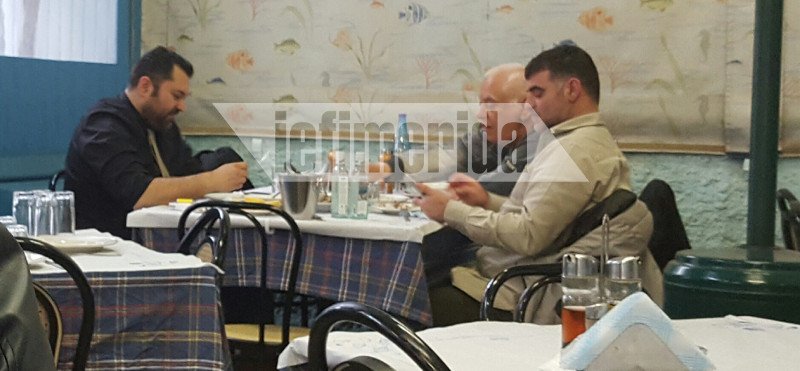 Ο Κρέτσος σε «αγαπησιάρικο» ραντεβού με Βαξεβάνη-Καρτερό -Ουζάκι και μεζέδες σε ταβέρνα της Συγγρού [εικόνες] | iefimerida.gr 0