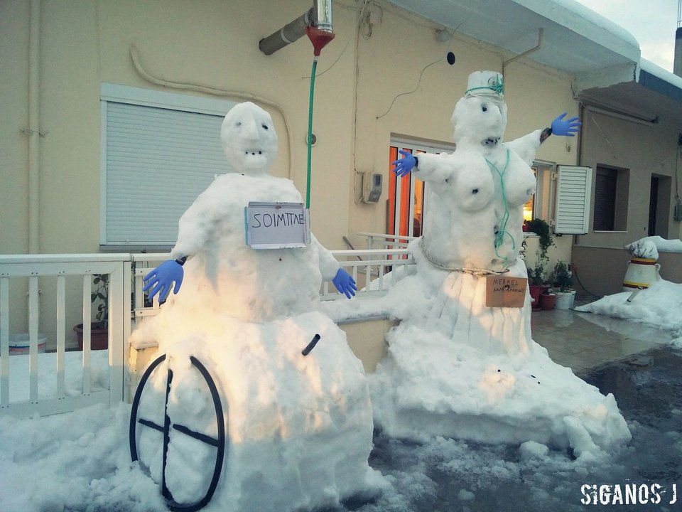Μέρκελ και Σόιμπλε έγιναν... χιονάνθρωποι στην Κρήτη [εικόνα] | iefimerida.gr 0