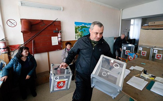 Σε λίγες ώρες το κρίσιμο δημοψήφισμα στην Κριμαία -Κλίμα βίας και τρόμου [εικόνες] | iefimerida.gr 4