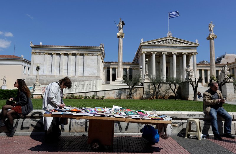 Handelsblatt: Ανώφελες οι επιθέσεις της κυβέρνησης σε Στουρνάρα -Εχει την πλήρη κάλυψη Ντράγκι | iefimerida.gr 0