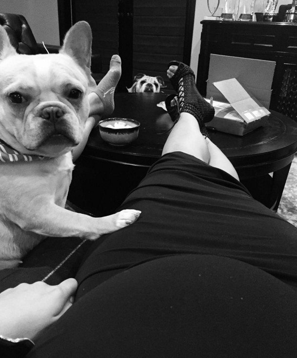 Οι 22 φωτογραφίες που αποδεικνύουν ότι η Κρίσι Τέιγκεν είναι η πιο σέξι έγκυος όλων των εποχών [εικόνες] | iefimerida.gr 12