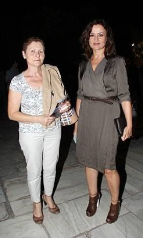 Αυτός είναι ο σύντροφος της Καρυοφυλλιάς Καραμπέτη [εικόνες] | iefimerida.gr 8