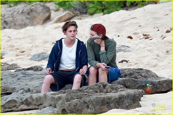 Η Kristen Stewart βαρέθηκε τους άντρες και βγαίνει με τη βοηθό της [εικόνες] | iefimerida.gr 1