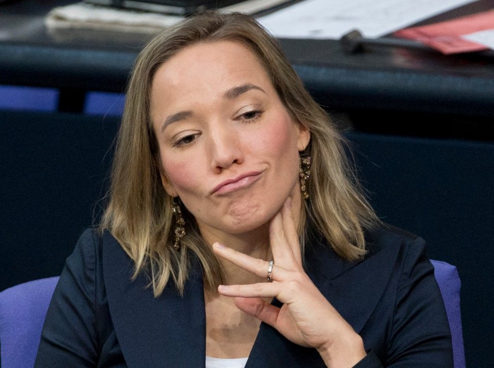 Η πιο σέξι Γερμανίδα πολιτικός είναι μια 25χρονη «πειρατίνα»  [εικόνες]  | iefimerida.gr 3