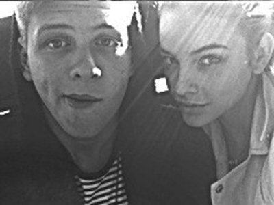 Αυτοί είναι οι σύζυγοι-σύντροφοι που γεύονται τα κάλλη των υπερ-μοντέλων της Victoria's Secret [εικόνες] | iefimerida.gr 4