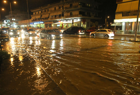  «Πνίγηκε» το Ηράκλειο -Σφοδρές καταιγίδες στην Κρήτη [εικόνες] | iefimerida.gr 0