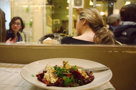 Τα Εξάρχεια είναι τα «Σφακιά» των Αθηνών -Τα επτά καλύτερα κρητικά μαγαζιά για ρακές και σαλιγκάρια, βρίσκονται γύρω γύρω από την πλατεία [εικόνες] | iefimerida.gr 1