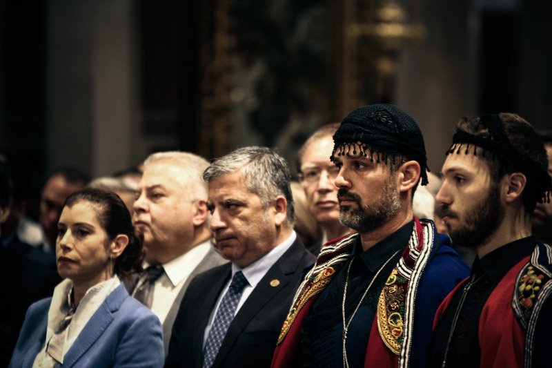 Βρακοφόροι από την Κρήτη στη Μητρόπολη Αθηνών αποχαιρετούν τον Κωνσταντίνο Μητσοτάκη [εικόνες] | iefimerida.gr 6