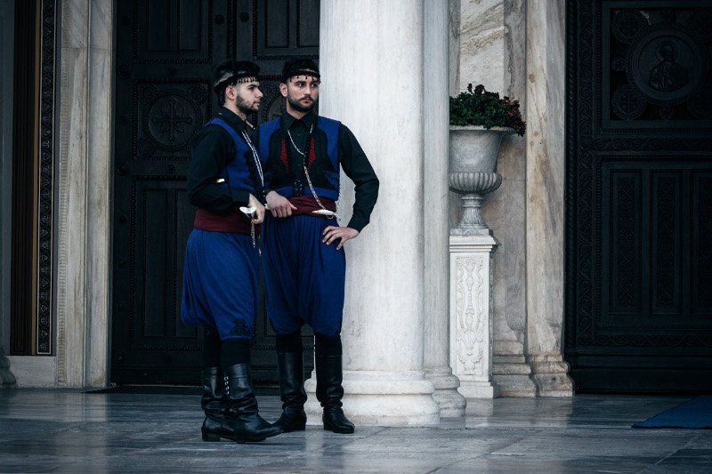 Βρακοφόροι από την Κρήτη στη Μητρόπολη Αθηνών αποχαιρετούν τον Κωνσταντίνο Μητσοτάκη [εικόνες] | iefimerida.gr 7