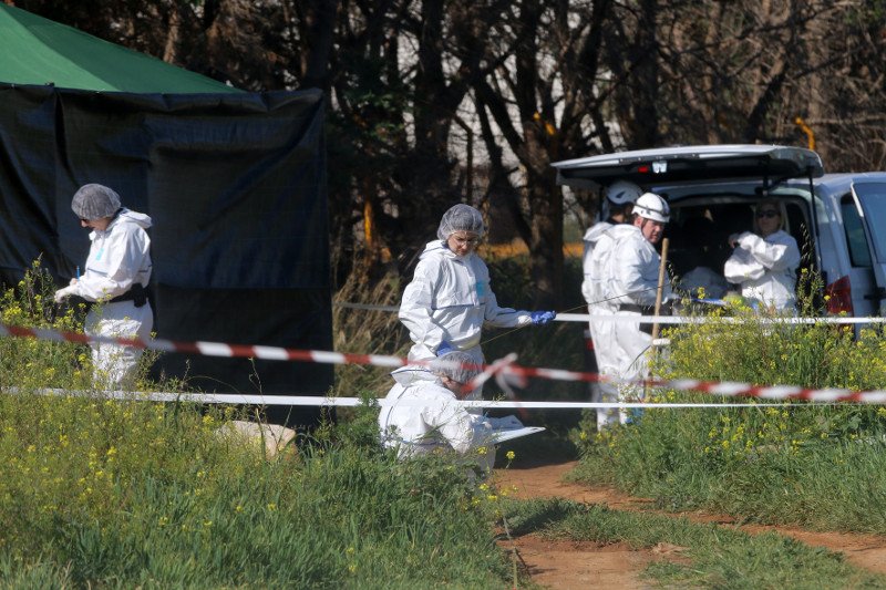 Στα Μάλια Βρετανοί αστυνομικοί -Ερευνες στο σημείο που βρέθηκαν τα οστά του Στίβεν Κουκ [εικόνες] | iefimerida.gr 3