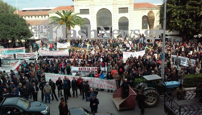 Απόβαση τρακτέρ στη Δημοτική Αγορά Χανίων -Κήδεψαν το... ασφαλιστικό [εικόνες] | iefimerida.gr 5